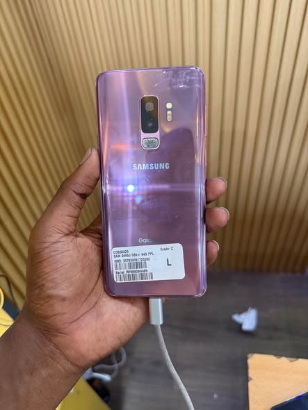 A picture of Samsung s9