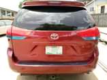 A picture of Toyota Sienna 2011