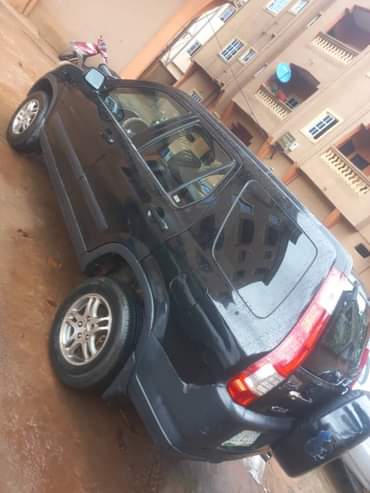 A picture of VERY CLEAN EXCELLENT 2004 HONDA CRV... BIG MEN JEEP.. Belgium