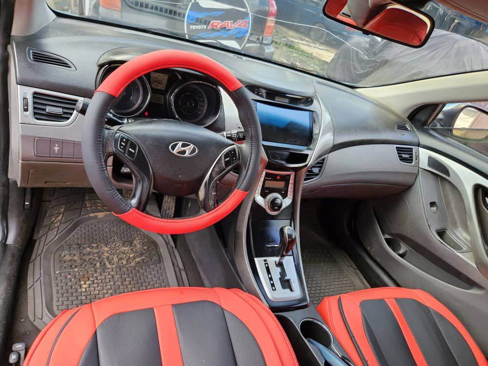 A picture of 2012 Hyundai Elantra