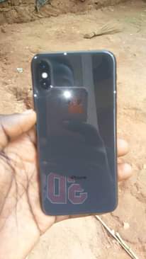 A picture of Iphone X