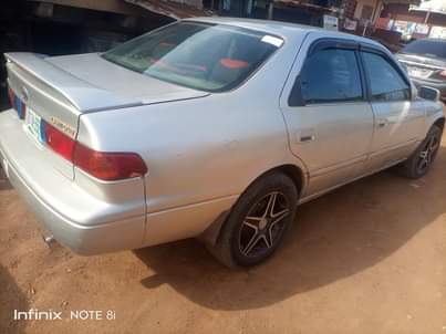 A picture of Camry droplight