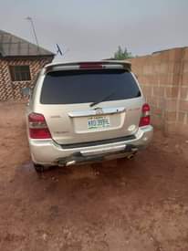 A picture of 2005 Toyota Highlander Y