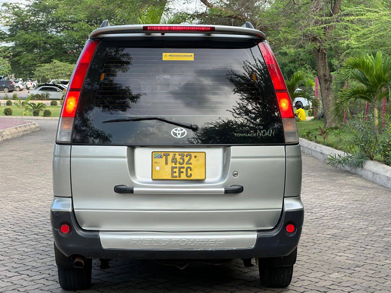 A picture of TOYOTA NOAH SR40