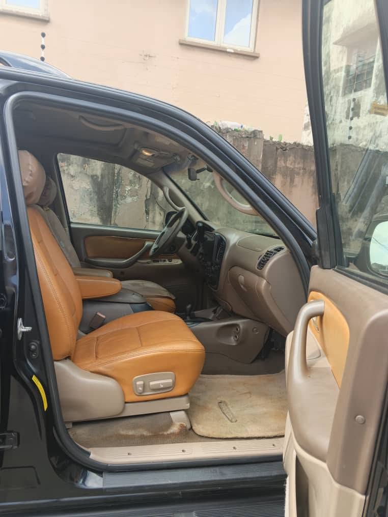 A picture of Toyota sequoia