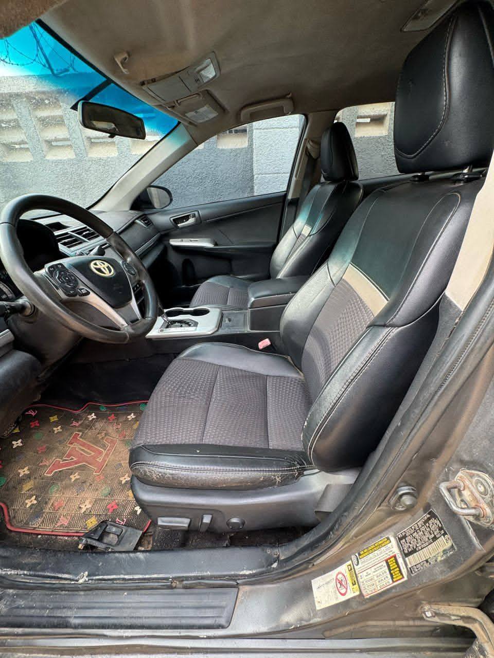 A picture of 2013 camry with untempared engine n gear ac chilling..07087885102