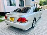 A picture of TOYOTA CROWN