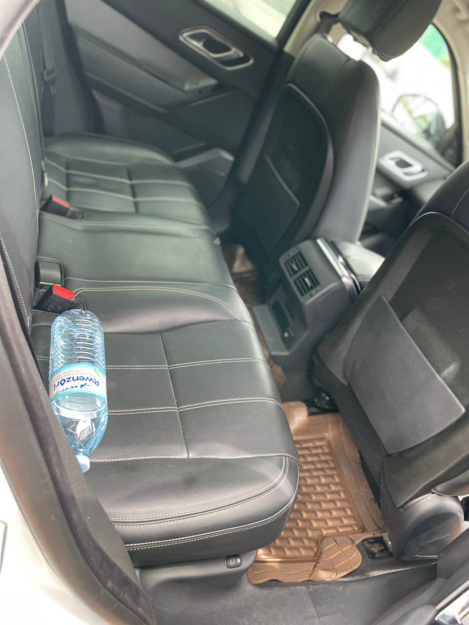 A picture of 2018 Range Rover Velar Call 0709446672 0765424123
