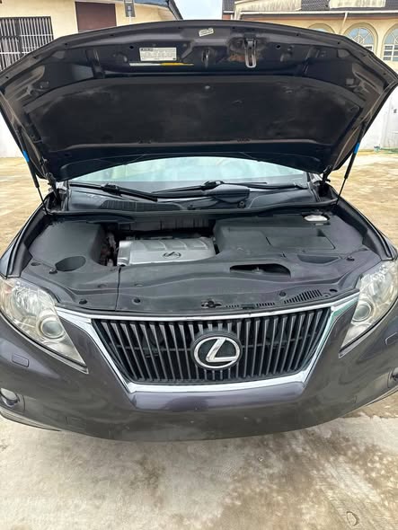A picture of GIVEAWAY DISTRESS SALE 2010 LEXUS RX350 FULL OPTION FOREIGN USED