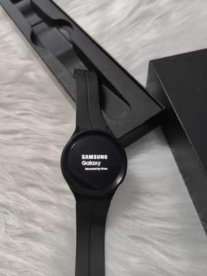 A picture of Galaxy watch 5 pro 500K