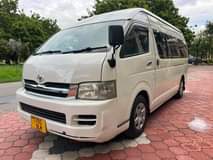 A picture of TOYOTA HIACE QUANTUM