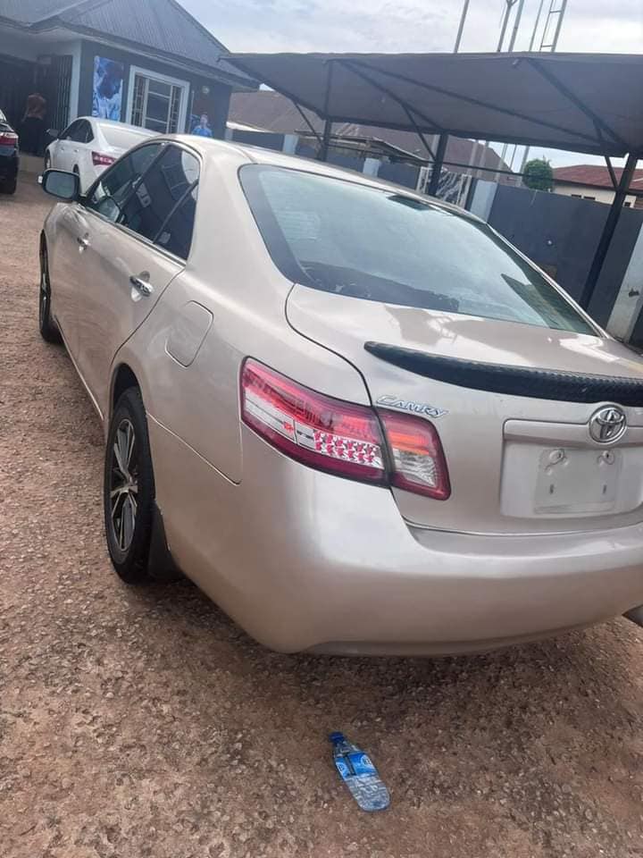 A picture of Toyota Camry 08