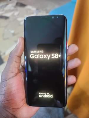 A picture of SAMSUNG GALAXY S8 PLUS CLEAN NO CRACK. NO DOT