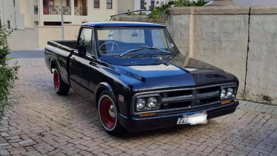 v8 cars