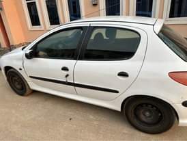 A picture of Peugeot 206