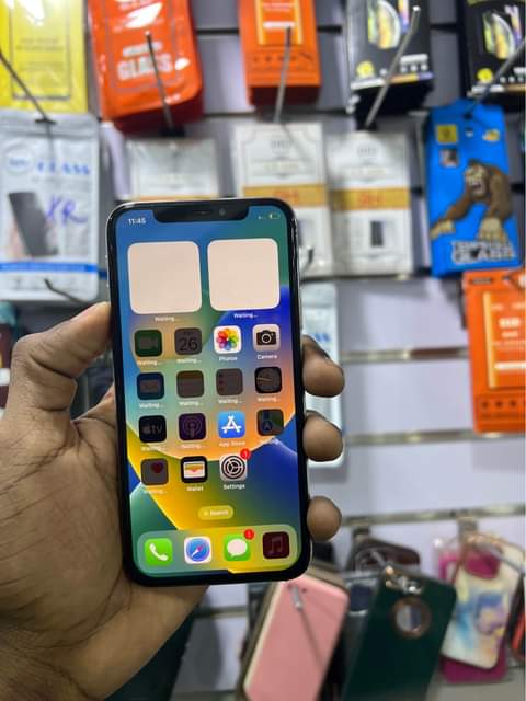 A picture of iPhone X 64gb