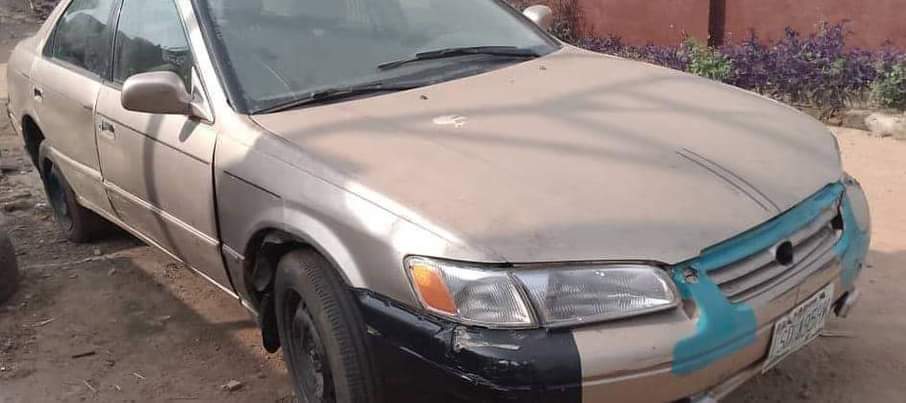 A picture of 2001 TOYOTA CAMRY TOYOTA