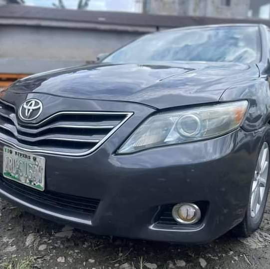 A picture of Toyota Camry LE 07069071309 