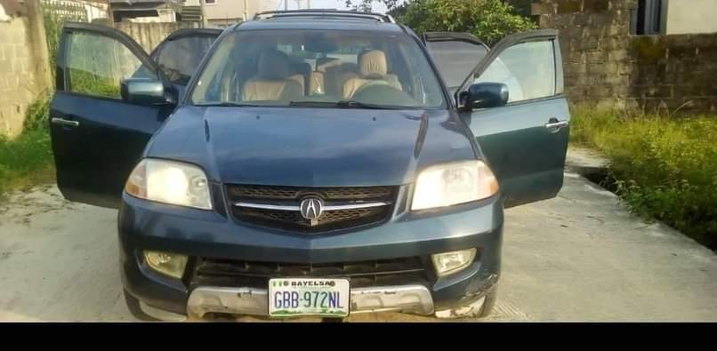 A picture of ACURA MDX 2005 MODEL ENGINE AC NEEDS ATTENTION BODY OKAY