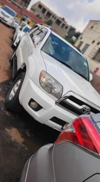 A picture of Toyota Hilux surf model 2007