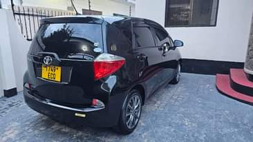 A picture of TOYOTA RACTIS 2011