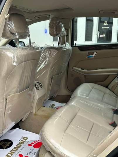 A picture of Super Excellent Mercedes Benz E350 2013 TOKS STANDARD Leather seats