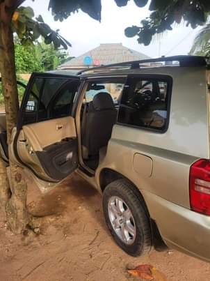 A picture of 2004 Toyota Highlander
