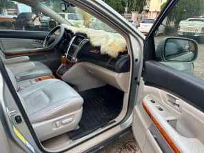A picture of Lexus Rx330 Toks standard full option 2006 model 1st body