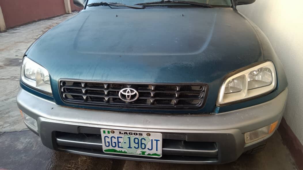 A picture of Nigerian used Toyota Rav 4