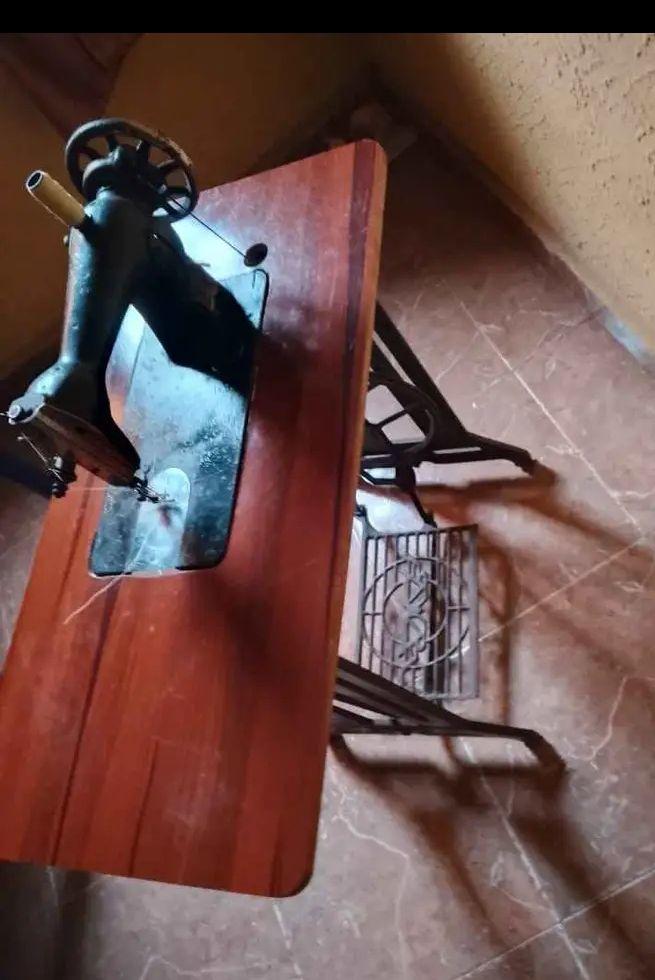 A picture of Sewing machine for sale