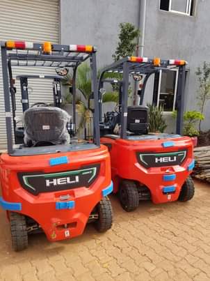 A picture of Forklifts available in Uganda forsale