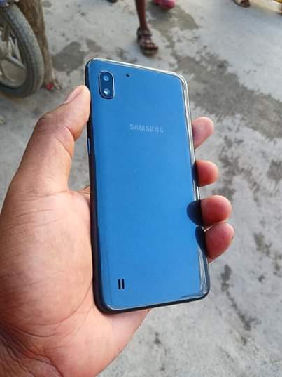 A picture of Samsung a10 32gb 2gb 4g Internet Tsh 100 000 0784798544