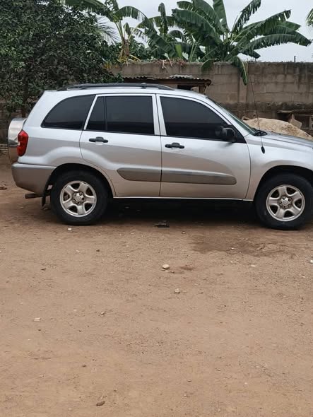 A picture of Toyota rav4 3005