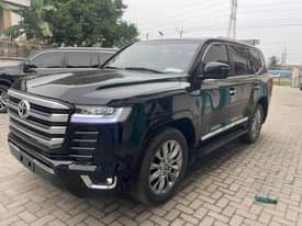 A picture of Toks 2016 Toyota landcruiser VXR