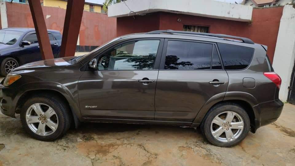 A picture of Toyota Rav 4