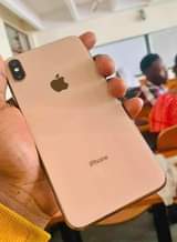 A picture of IphoneXs Max gb 256