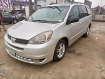 A picture of Toyota Sianna 04