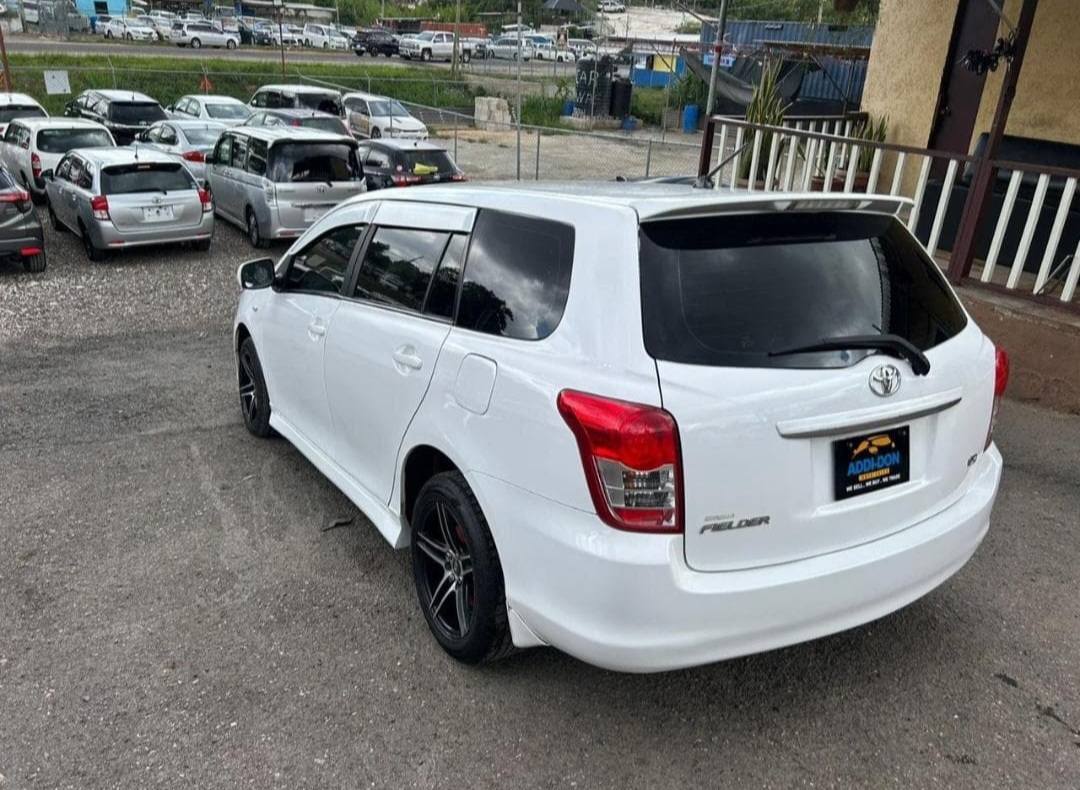toyota fielder