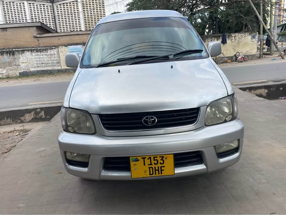 A picture of TOYOTA NOAH SR50 INAUZWA Mwaka 2000 Engine 1990cc Petrol Viti