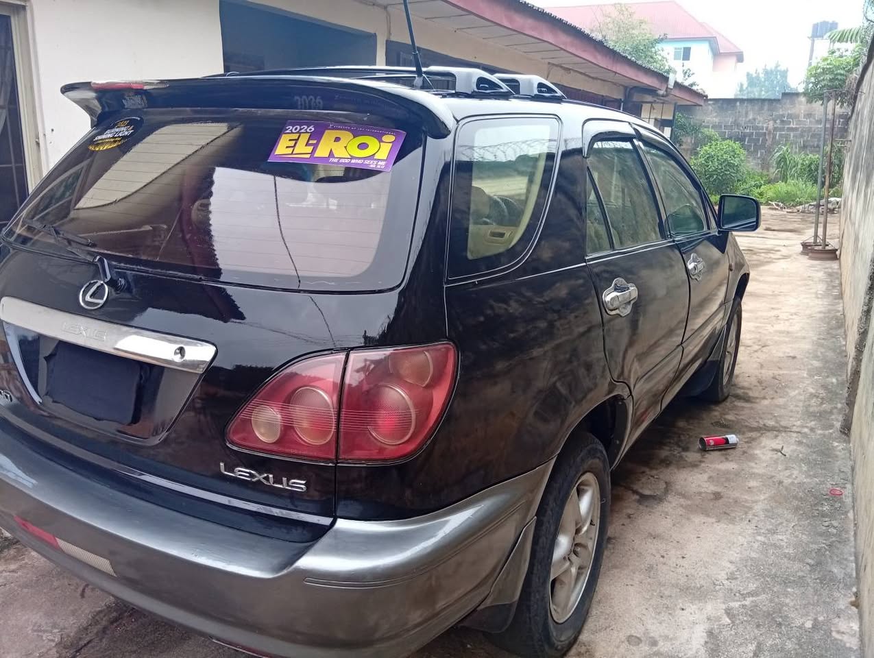 A picture of Lexus 09011850448