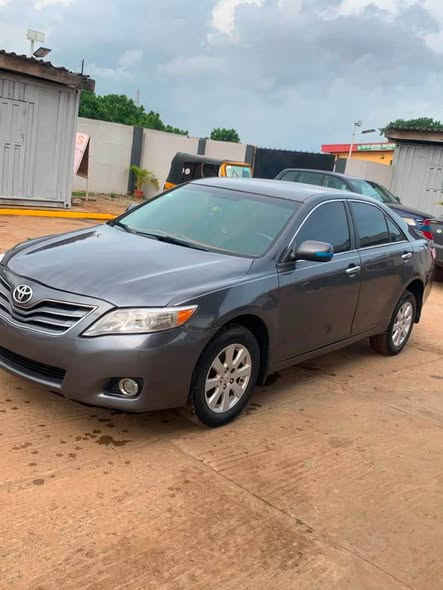 A picture of Toyota Camry 08