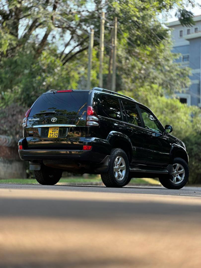 A picture of LAND CRUISER PRADO TX VVTi Engine 2.7.CC Automatic Petrol Engine
