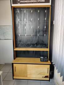 A picture of ShowCase kuuzia vifaa vya simu