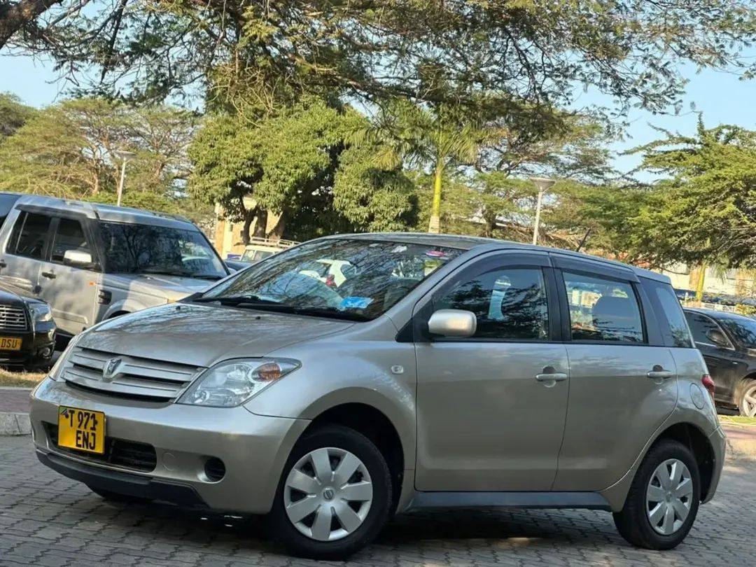 A picture of TOYOTA IST KALI SANA REG ENJ Engine Size 149OCc Year