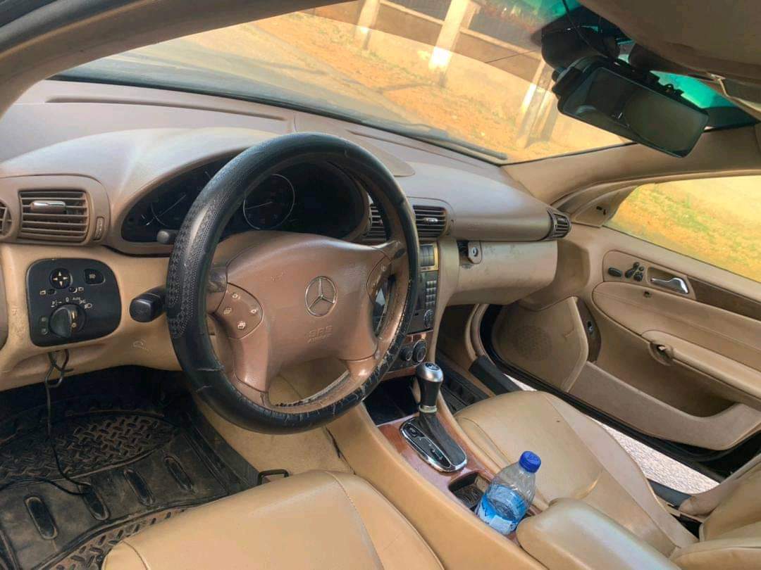 A picture of Benz C230 2005