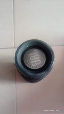 A picture of JBL flip 5