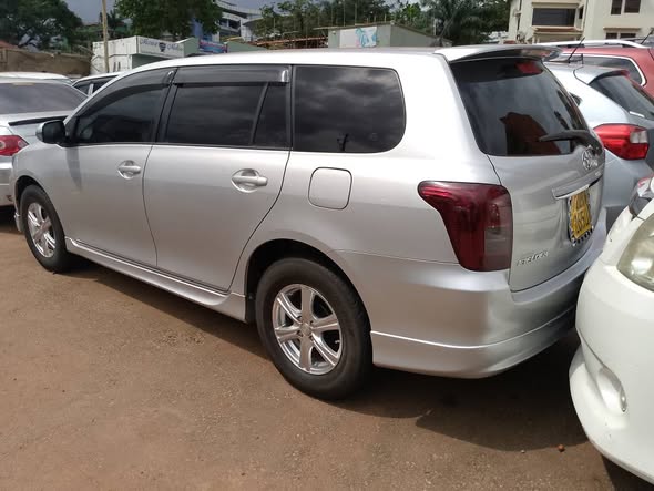 toyota fielder