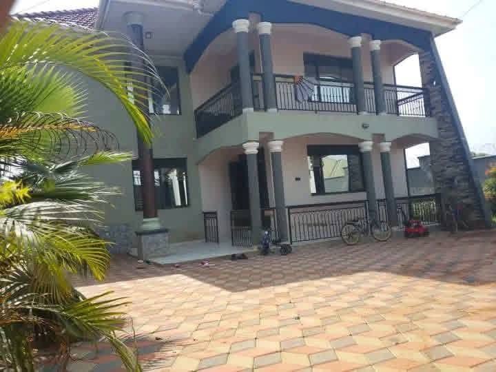 A picture of House for sale at 470m ush at Mpererwe Kitagobwa has