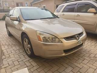 A picture of Honda Accord 04