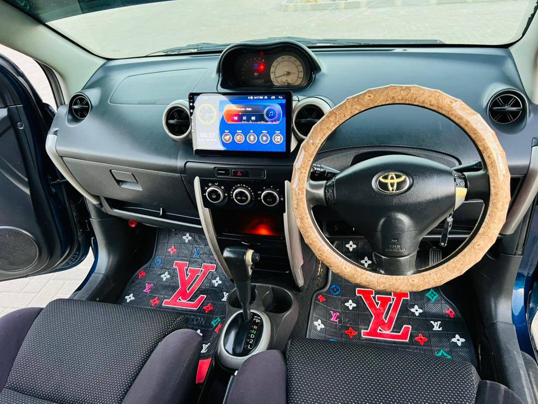 A picture of TOYOTA IST